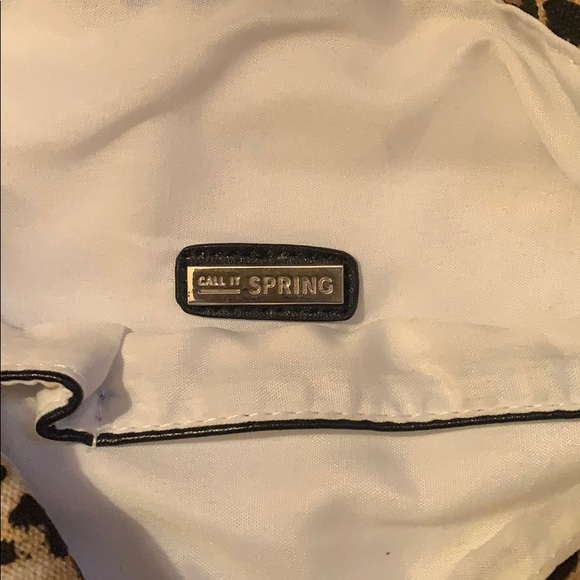 “Call It Spring” Leopard print tote bag. - Picture 5 of 7